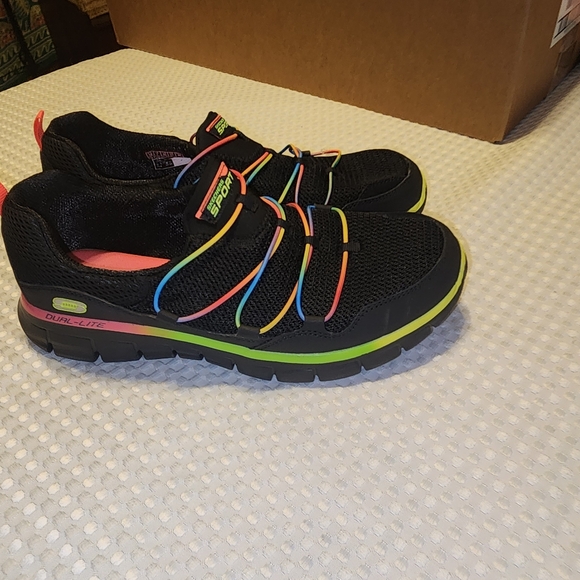 Skechers Shoes - SKECHERS EUC WOMEN'S SIZE 10 LOVING LIFE MEMORY FOAM FASHION SNEAKERS SHOES